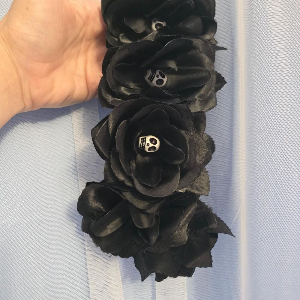 Generic Women's Black Jewellery